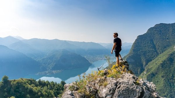 Découverte en Photos : 10 Destinations Insolites pour un Voyage Hors des Sentiers Battus