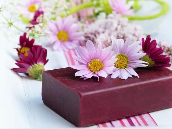 Le Secret des Savons d'Hôtel : Luxe Miniature et Astuces de Voyage